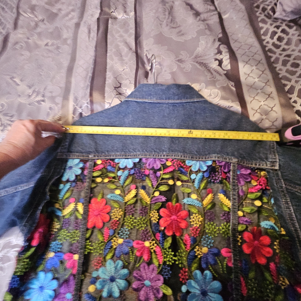 Embroidered Floral Denim Jacket - Blue - Picture 11 of 12